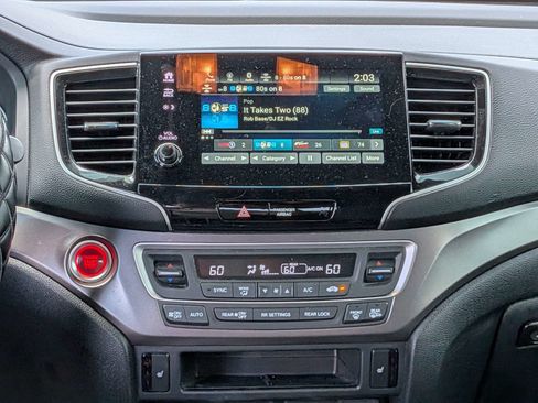 Used 2022 Honda Pilot Sport image 18