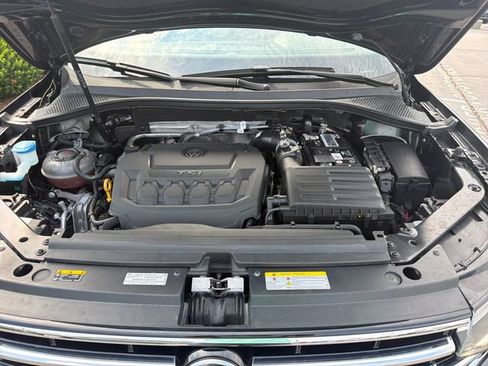 Certified 2023 Volkswagen Tiguan SE FWD image 23