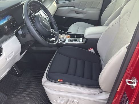 Used 2023 Kia Sorento SX Prestige w/ Panoramic Sunroof Package image 3