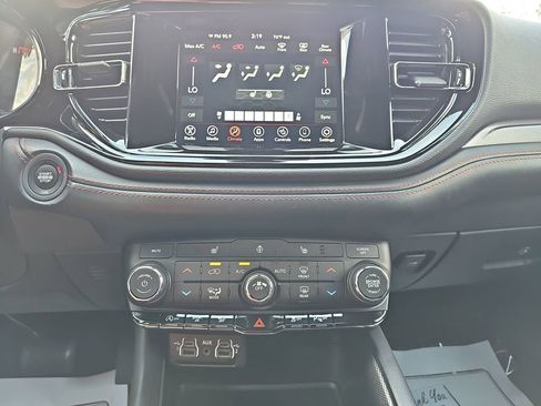 Used 2023 Dodge Durango GT RWD image 29