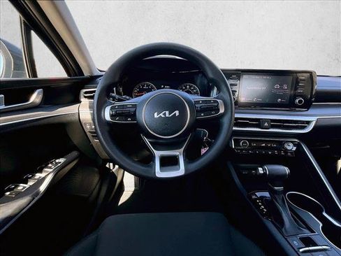Used 2022 Kia K5 LX FWD image 7