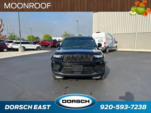 Used 2023 Jeep Grand Cherokee Altitude AWD/4WD image 3