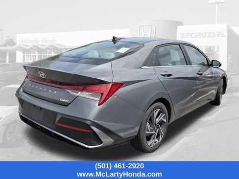 Used 2024 Hyundai Elantra Limited FWD image 5