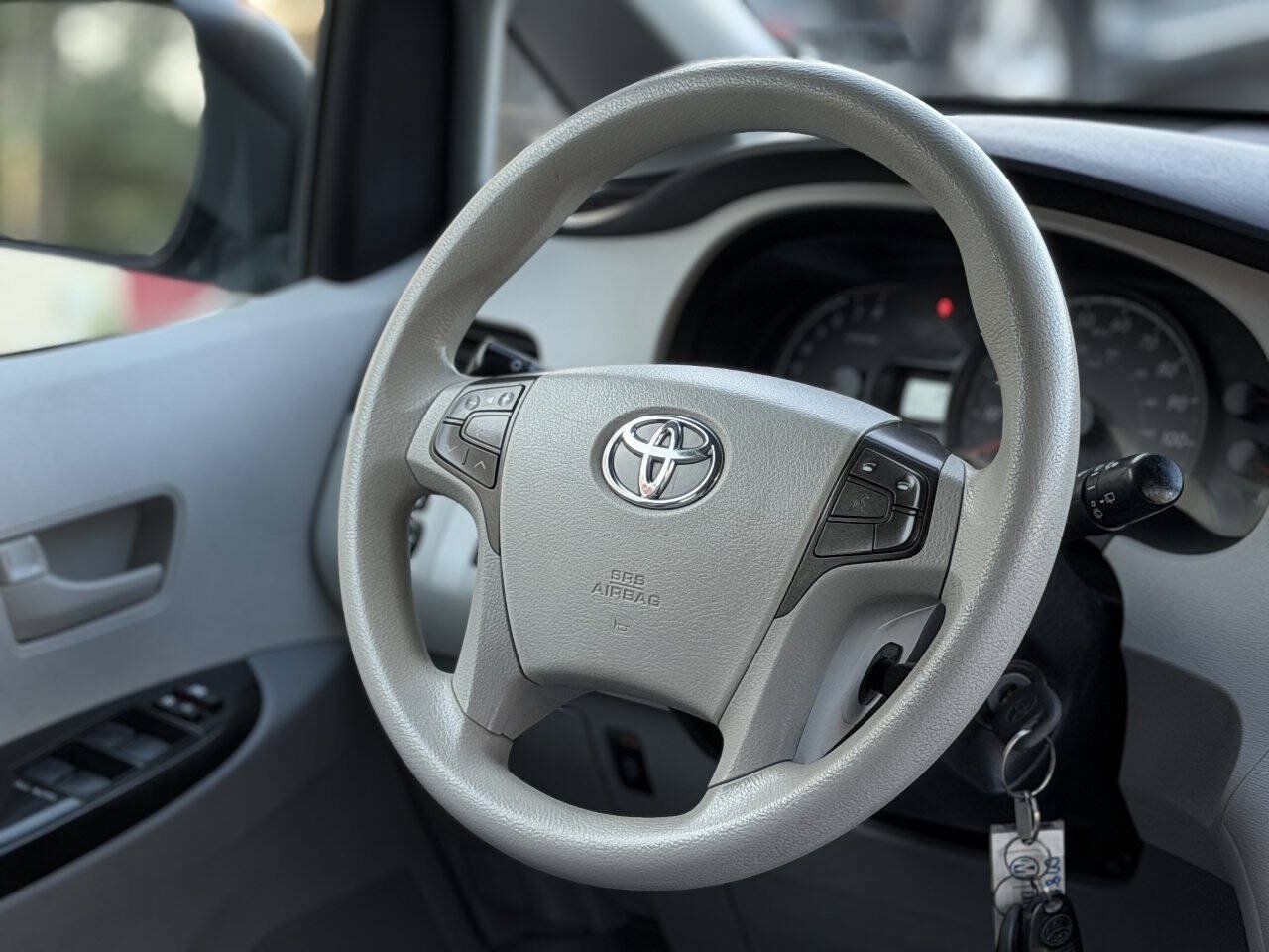 Used 2011 Toyota Sienna LE w/ Towing Pkg FWD image 15