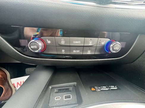 Used 2023 Buick Enclave Essence w/ Experience Buick Package FWD image 28