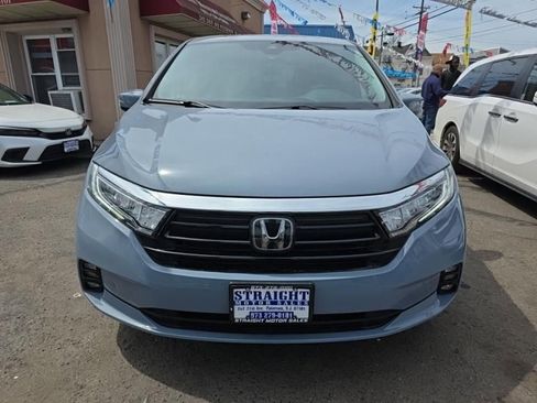 Used 2023 Honda Odyssey Touring image 2