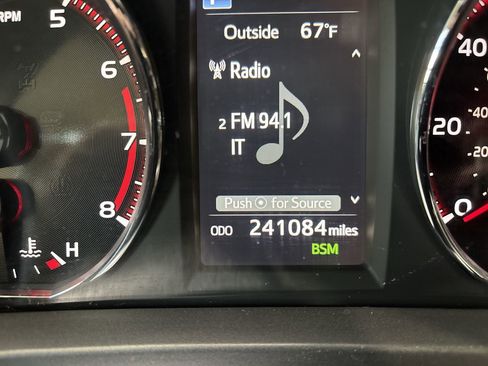 Used 2016 Toyota RAV4 SE image 15