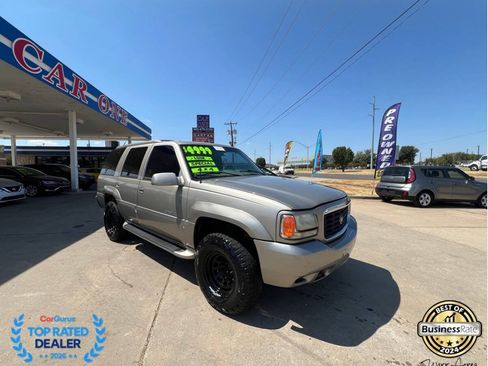 Used 2000 Cadillac Escalade 4WD image 1