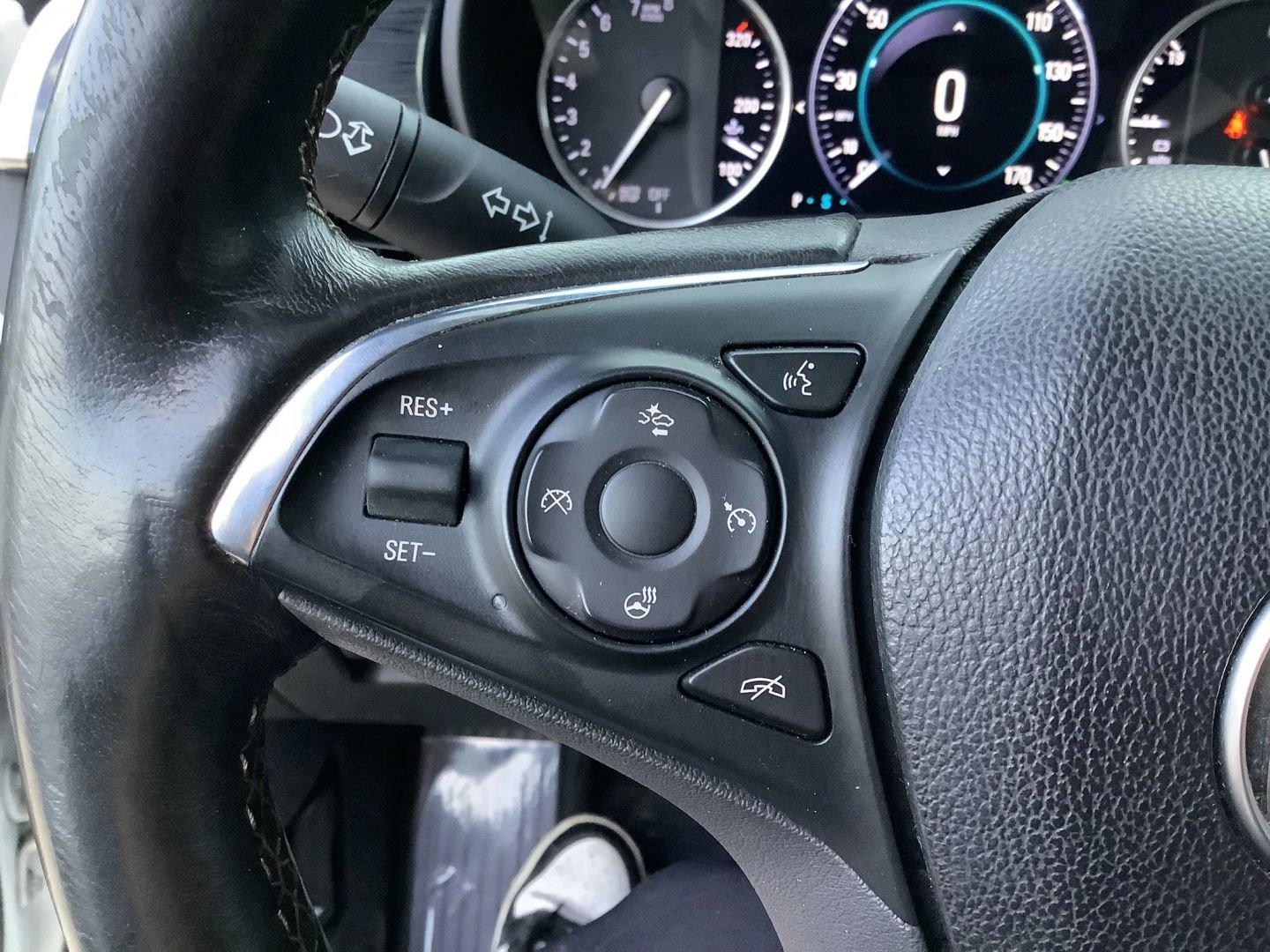 Used 2016 Buick Envision Premium AWD/4WD image 39