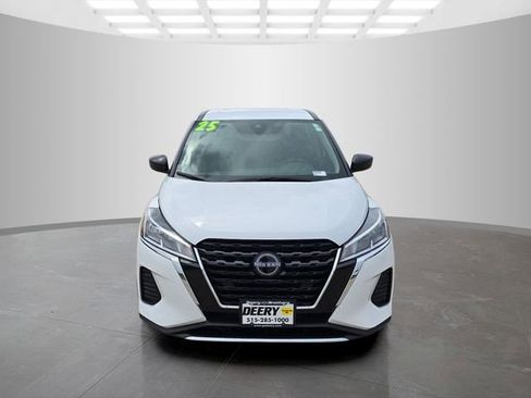Used 2025 Nissan Kicks Play S FWD image 3