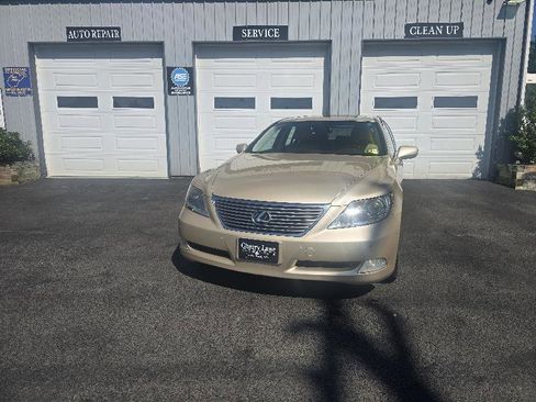 Used 2007 Lexus LS 460 RWD image 2