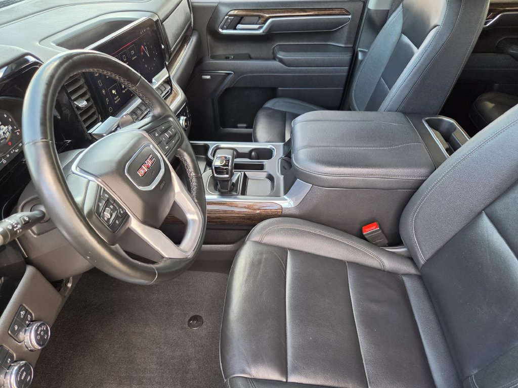 Used 2025 GMC Sierra 1500 Elevation w/ Elevation Premium Package AWD/4WD image 13