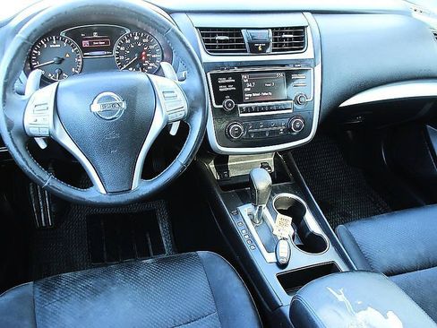 Used 2016 Nissan Altima 2.5 SR FWD image 11