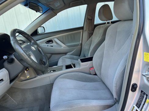 Used 2011 Toyota Camry LE image 12