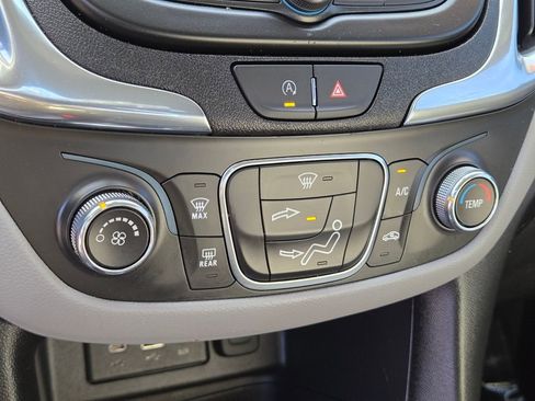 Used 2024 Chevrolet Equinox LS w/ LS Convenience Package FWD image 21