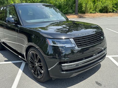 Used 2024 Land Rover Range Rover SE AWD/4WD image 17