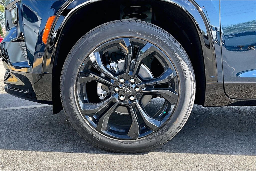 New 2027 Chevrolet Traverse RS FWD image 12