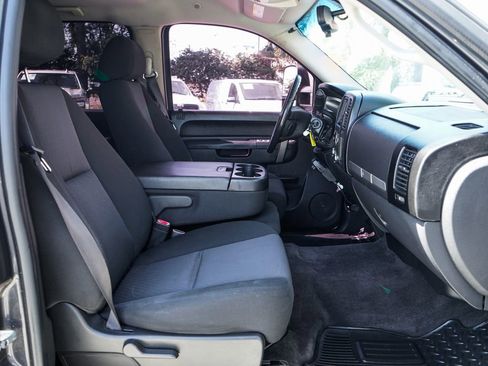 Used 2010 Chevrolet Silverado 1500 LT w/ Regional Value Package image 36