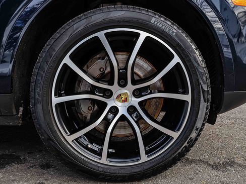 Used 2021 Porsche Cayenne S image 27