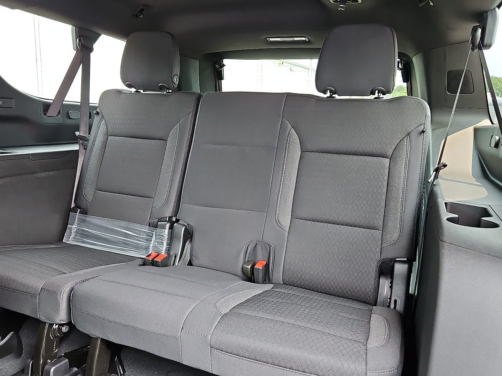 New 2026 Chevrolet Suburban LS RWD image 9