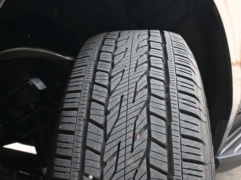 Used 2025 Chevrolet Tahoe LT w/ Comfort Package image 38