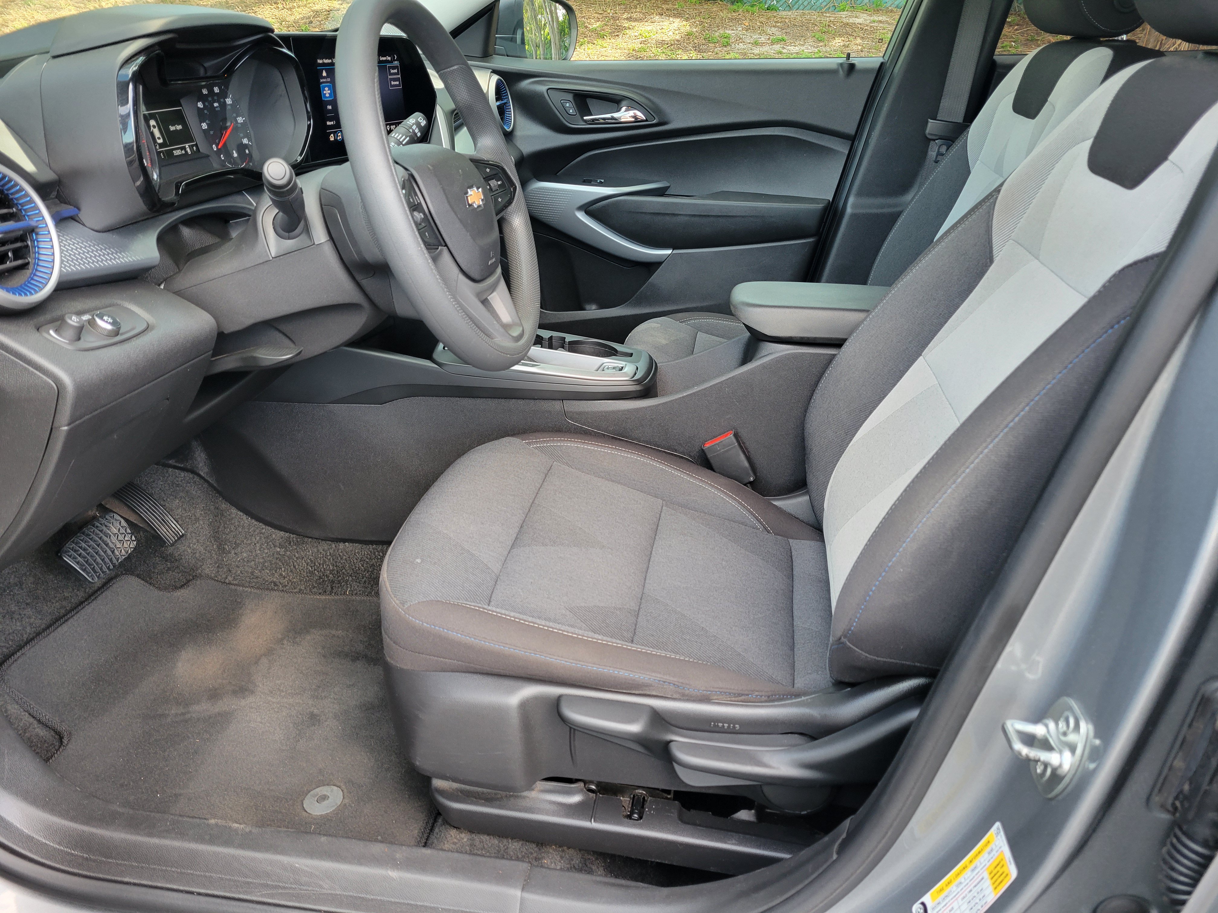 Certified 2024 Chevrolet Trax LS w/ Driver Confidence Package FWD image 28