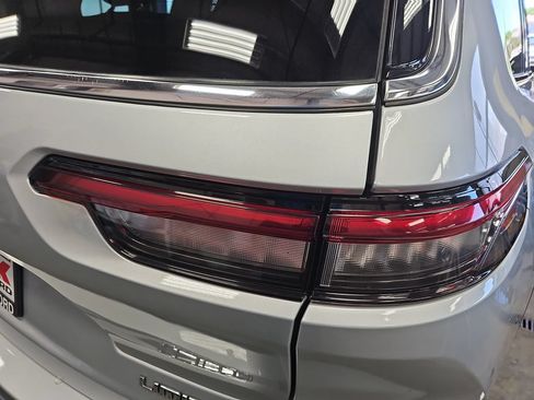 Used 2023 Jeep Grand Cherokee L Limited AWD/4WD image 55