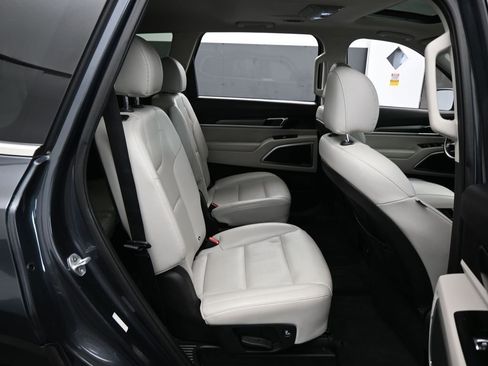 Used 2021 Kia Telluride S image 38