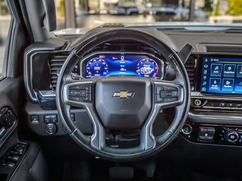 Used 2024 Chevrolet Silverado 2500 LTZ AWD/4WD image 29