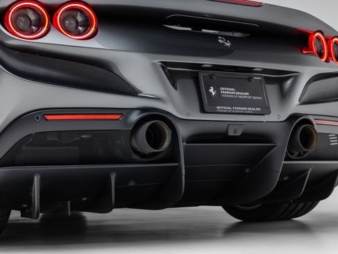 Used 2021 Ferrari F8 Tributo image 10