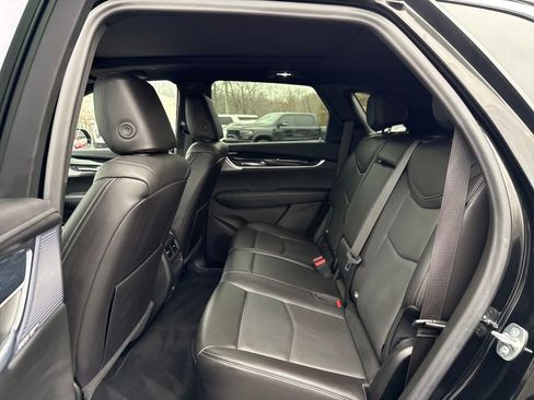 Used 2025 Cadillac XT5 Premium Luxury image 12