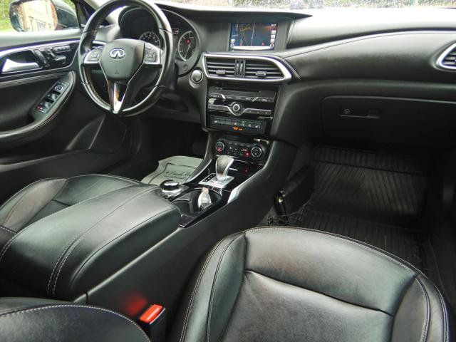 Used 2018 INFINITI QX30 Premium w/ Navigation Package AWD/4WD image 5