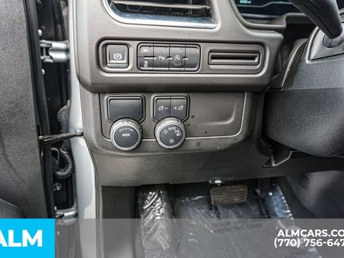 Used 2024 Chevrolet Suburban LT RWD image 39