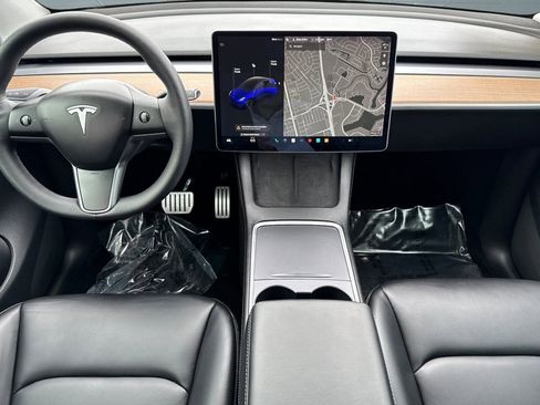 Used 2021 Tesla Model Y Performance image 4