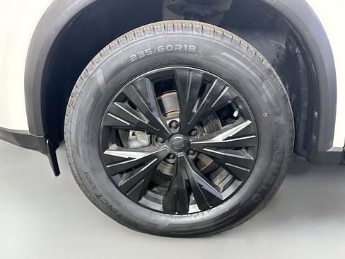 Used 2023 Nissan Rogue SV image 38