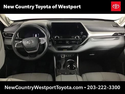 Used 2023 Toyota Highlander Limited image 13