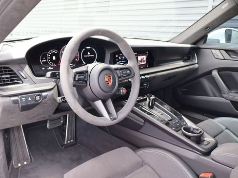 Certified 2025 Porsche 911 Carrera 4 GTS AWD/4WD image 21