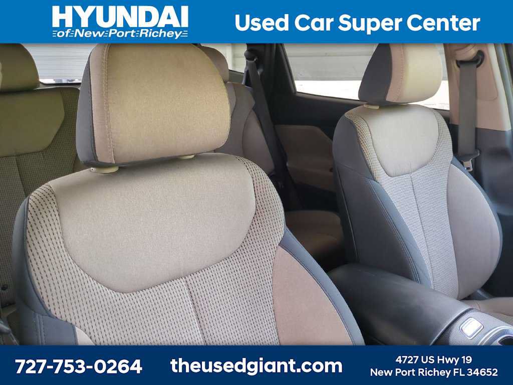 Certified 2023 Hyundai Santa Fe SE FWD image 6
