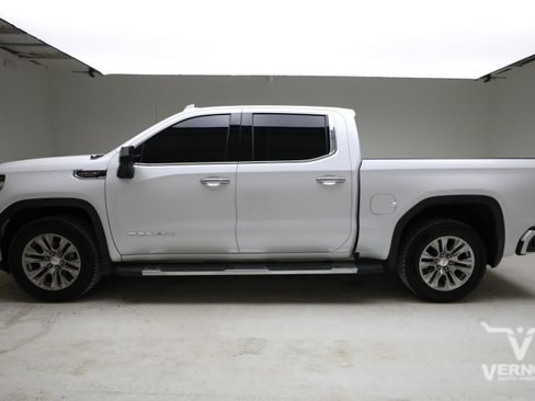 Used 2024 GMC Sierra 1500 Denali AWD/4WD image 2