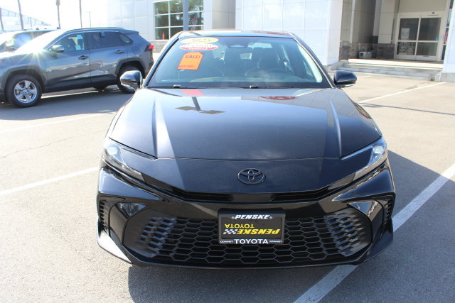 Certified 2025 Toyota Camry SE FWD image 3