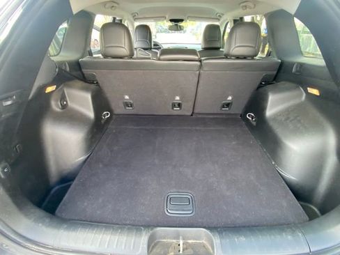 Used 2020 Jeep Cherokee Latitude Plus w/ Comfort/Convenience Group image 25