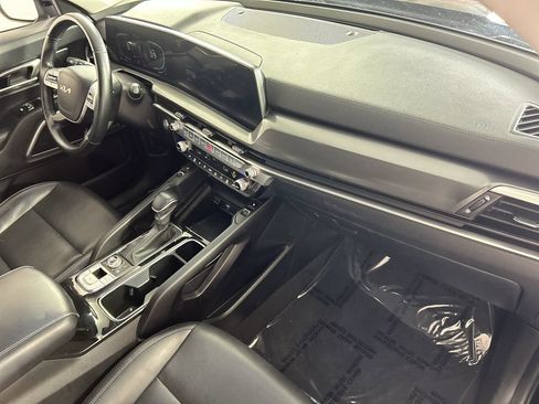 Used 2025 Kia Telluride S AWD/4WD image 27
