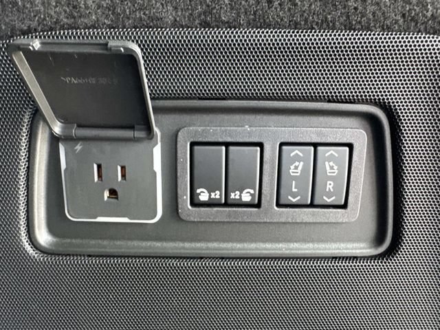 Used 2026 Cadillac Escalade Sport RWD image 13