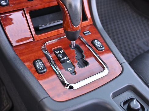 Used 2002 Mercedes-Benz SLK 320 image 24