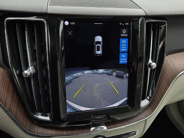 Used 2022 Volvo XC60 B5 Momentum w/ Climate Package AWD/4WD image 19