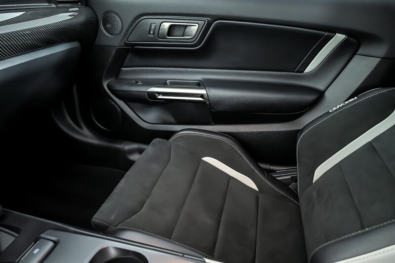 Used 2021 Ford Mustang Shelby GT500 w/ Carbon Fiber Track Pack RWD image 30