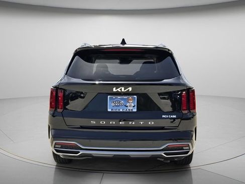 Used 2022 Kia Sorento EX w/ Panoramic Sunroof Package FWD image 6