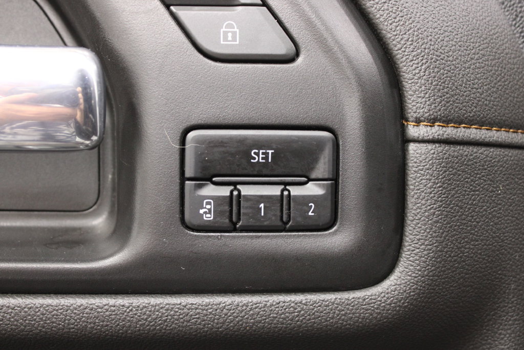 Used 2022 GMC Sierra 2500 AT4 w/ AT4 Premium Plus Package AWD/4WD image 18