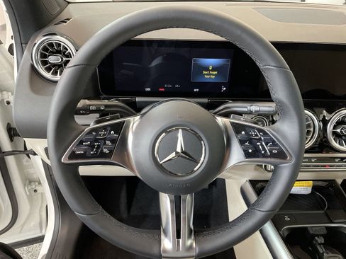 Certified 2025 Mercedes-Benz GLA 250 image 12