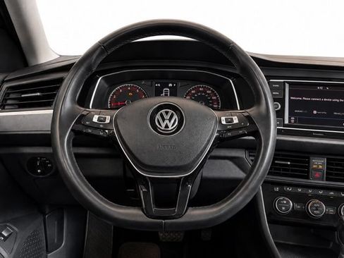 Used 2019 Volkswagen Jetta SE w/ Cold Weather Package FWD image 33